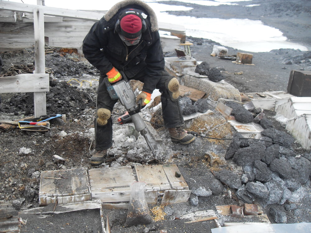 2010-11 Martin Wenzel excavating boxes at Cape Royds