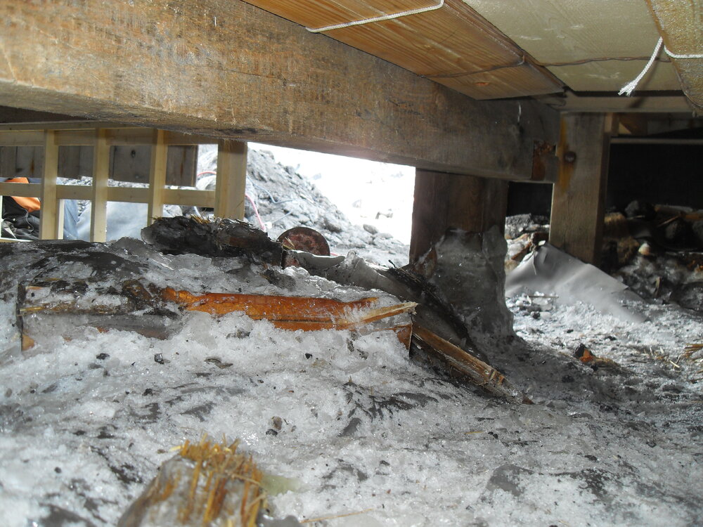 2010-11 Ice build-up underneath Shackleton's 'Nimrod' hut (003)