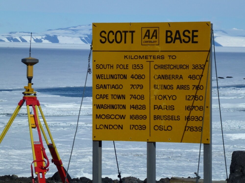 2012 Scott Base distance marker sign
