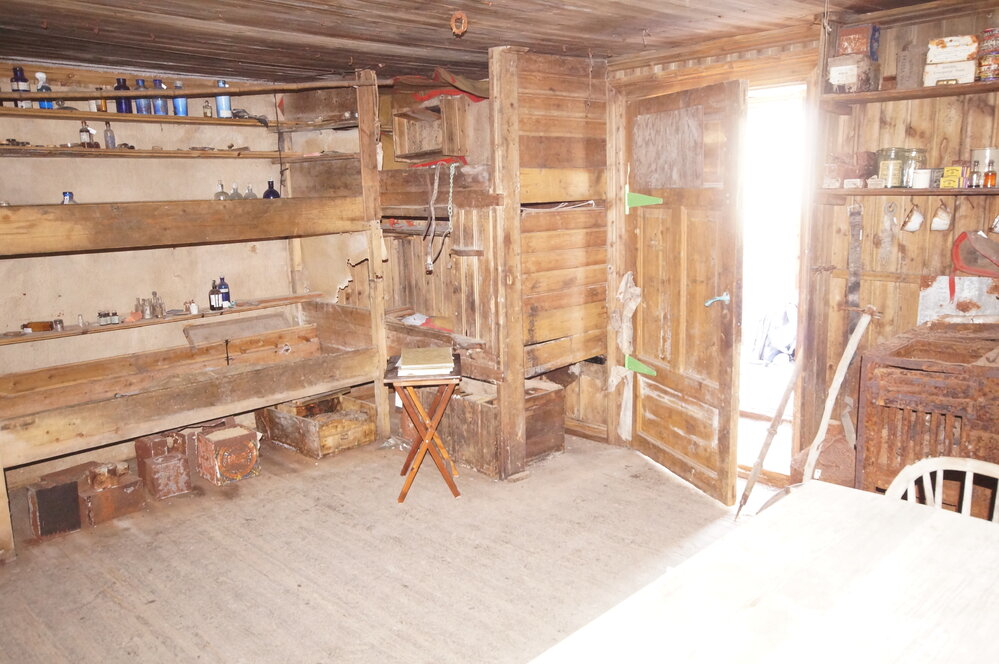 2015-16 inspection, Borchgrevink's hut, interior (002)