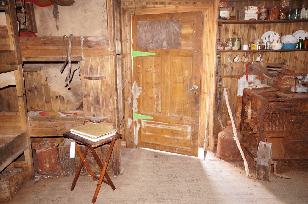 2015-16 inspection, Borchgrevink's hut, interior (003)