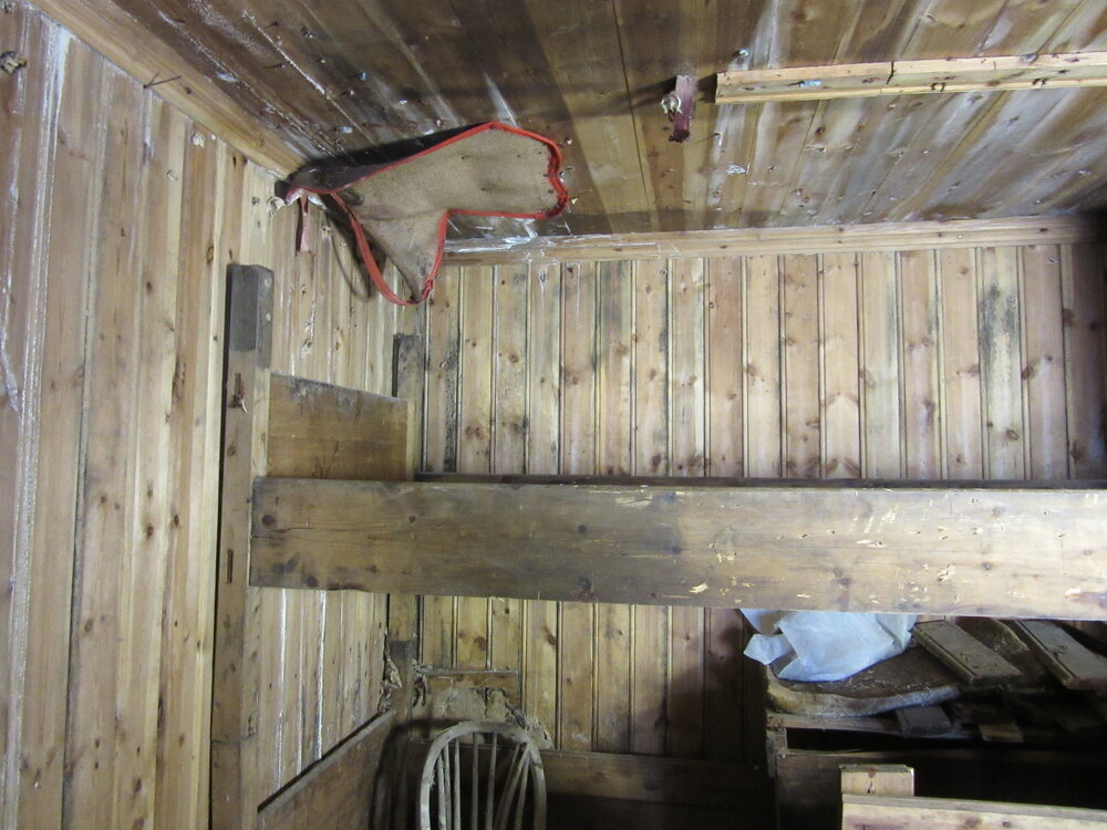 2015-16 Location image - Borchgrevink and Fougner's bunks, Borchgrevink's hut (067)