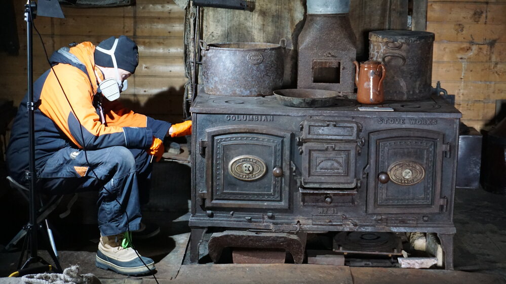 2022-23 Conservators at work, Megan Absolon in Shackleton's 'Nimrod' hut