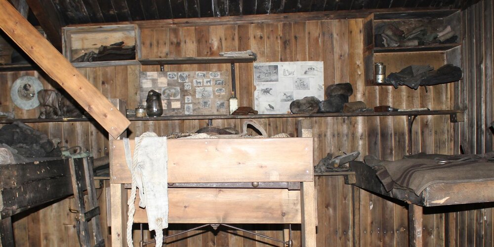 2016-17 'The Tenements' inside Scott's 'Terra Nova' hut, Cape Evans (002)