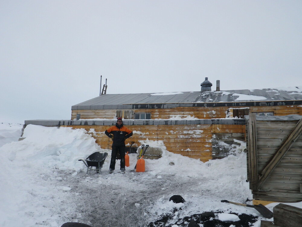 Snow Removal, Scott's 'Terra Nova' hut (001)