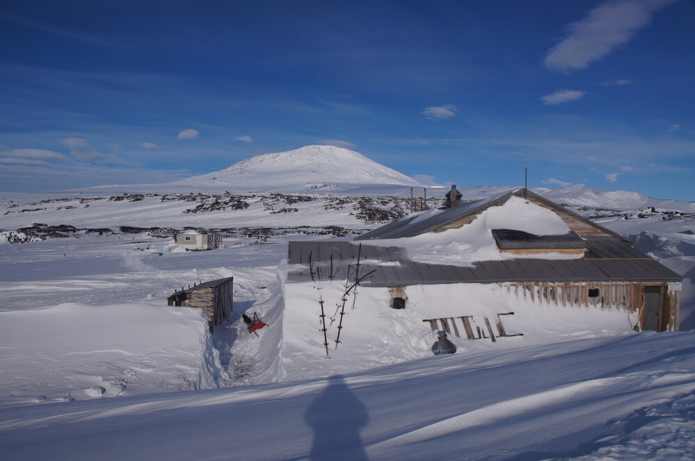 Snow build-up on Scott's 'Terra Nova' hut (001)