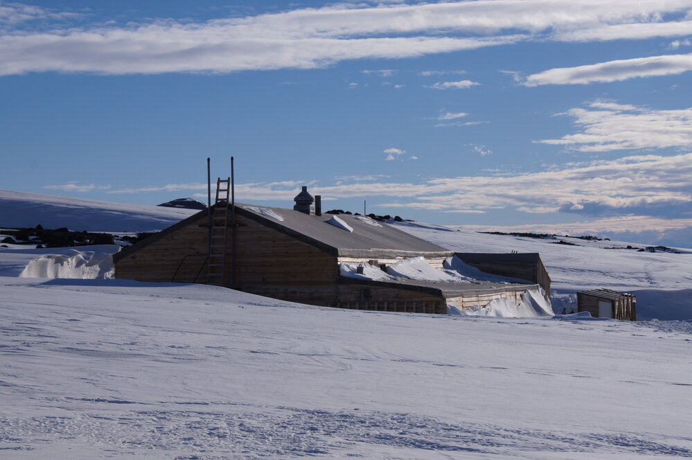 Snow build-up on Scott's 'Terra Nova' hut (005)