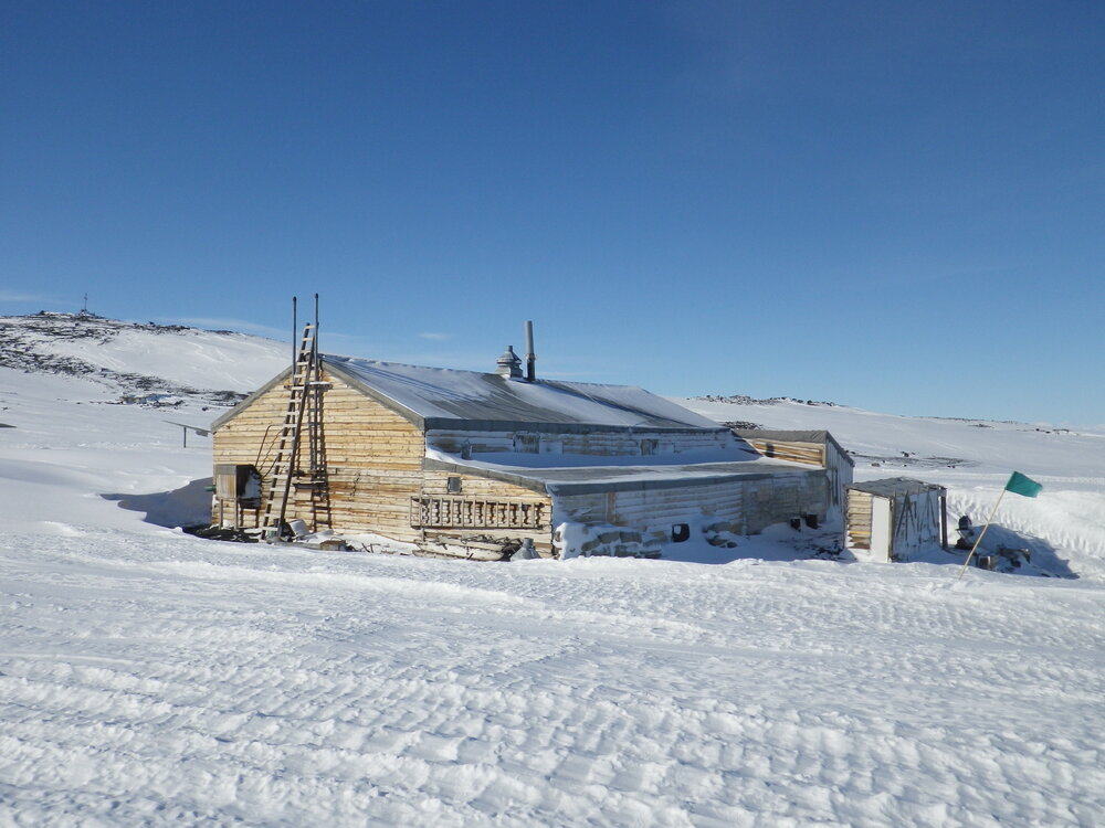 Snow Build-up, Scott's 'Terra Nova' hut (001)