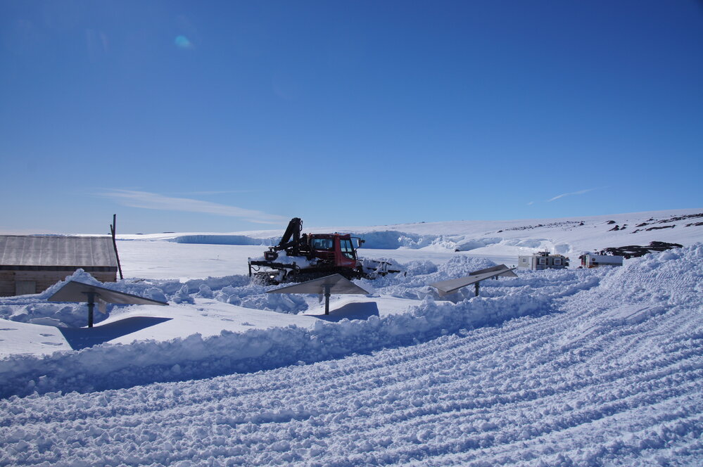 Snow clearing at Cape Evans (011)