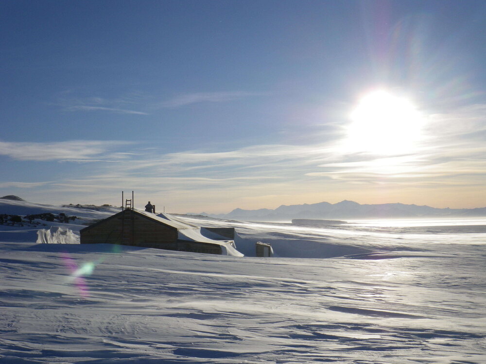 Snow build-up on Scott's 'Terra Nova' hut (001)