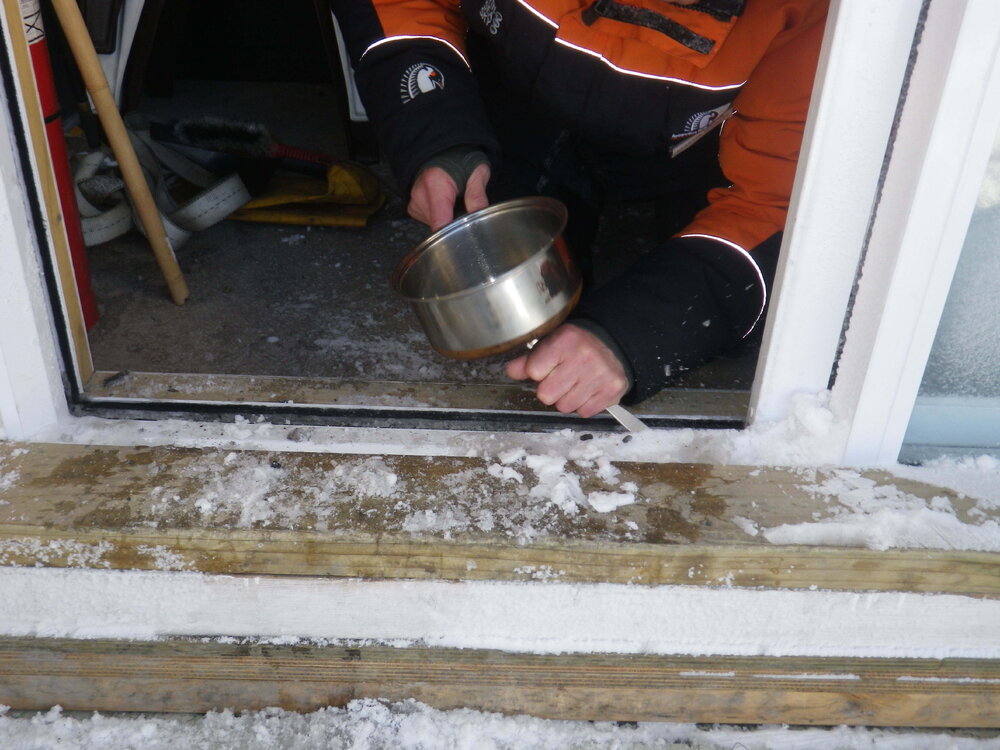 Snow and ice mitigation, Cape Evans