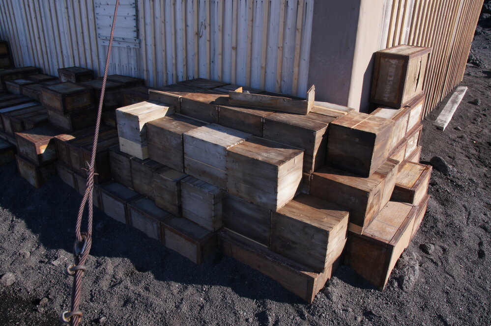 Venesta cases and provision boxes, Shackleton's 'Nimrod' hut (001)