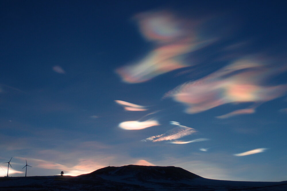 Nacreous clouds above Crater Hill