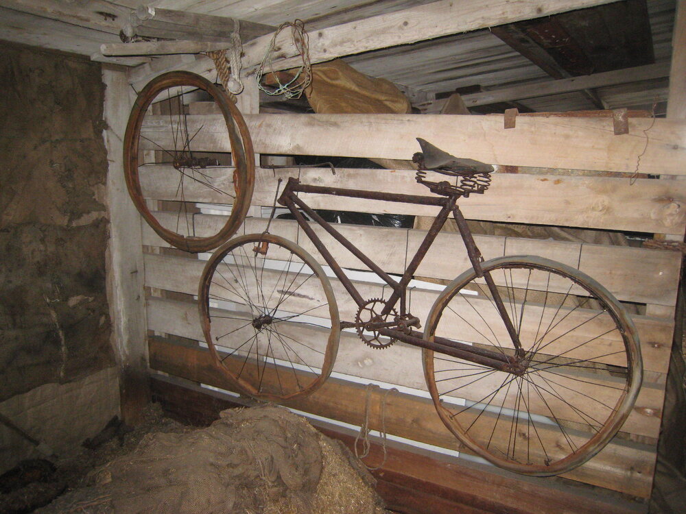 Griffith Taylor's Bicycle, 'Terra Nova' hut (002)