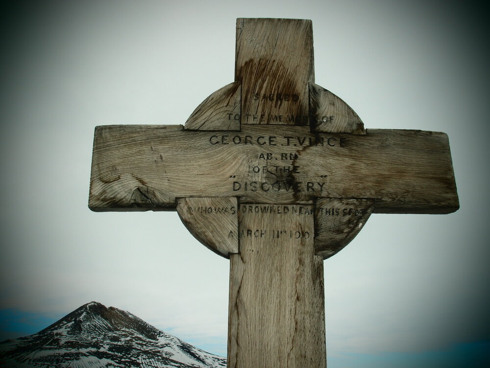 Vince's Cross at Hut Point (002)
