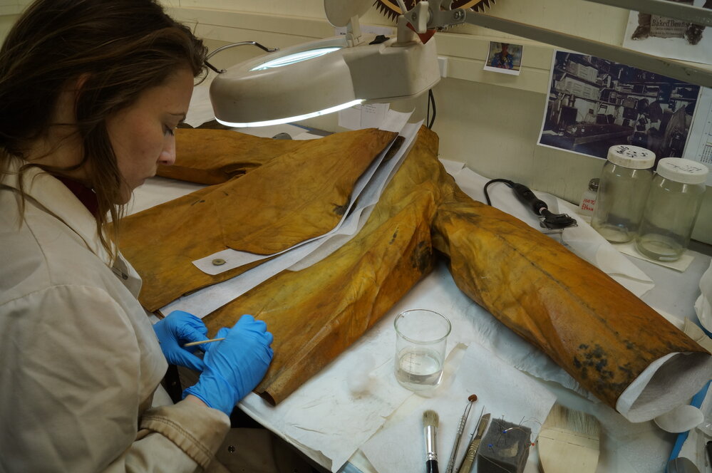Conservator Stefanie White at work (001)