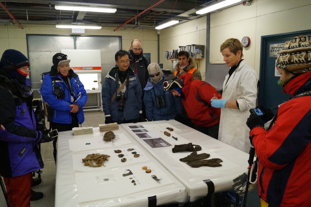 Hosting MV 'Ortelius' visitors (001)