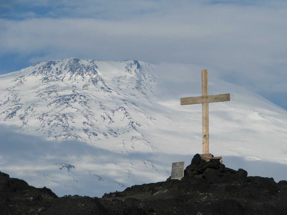 2010-11 Cross on Wind Vane Hill, Cape Evans