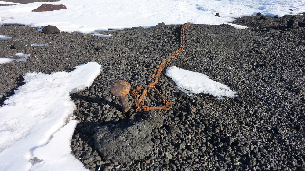 2010-11 Dog chain in the environment at Cape Evans