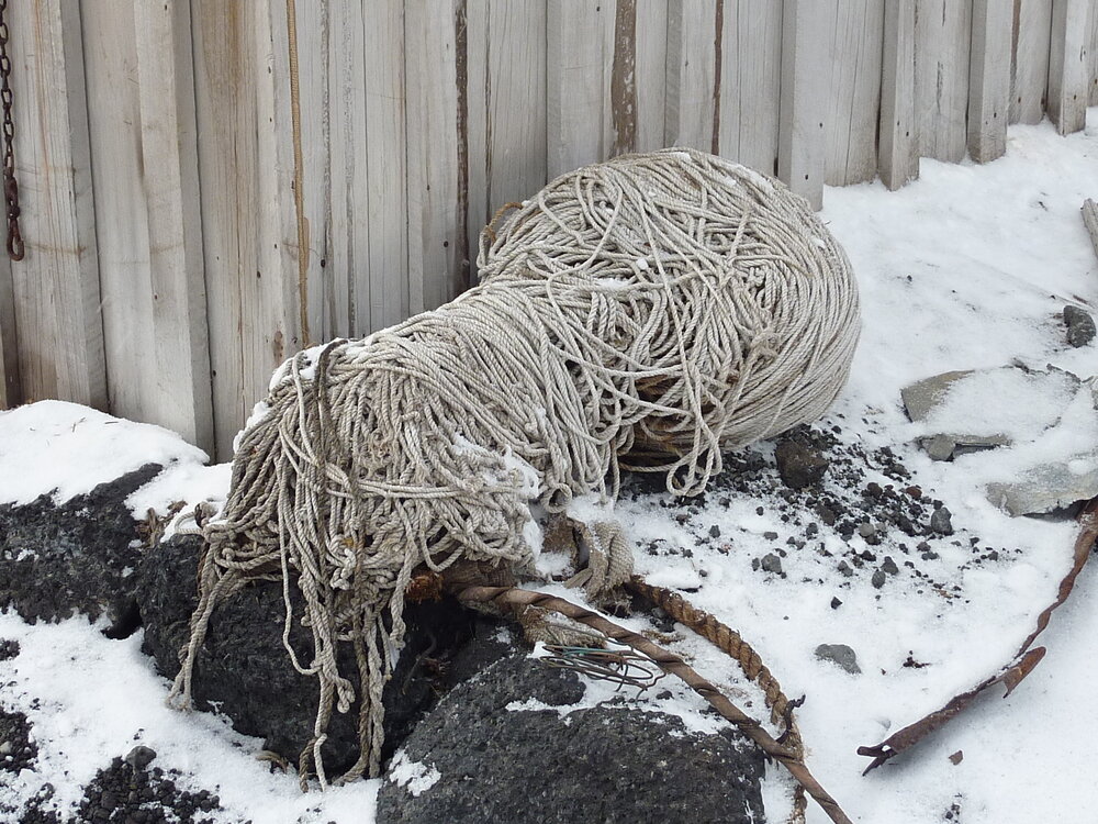 2010-11 Rope outside the West wall of Scott's 'Terra Nova' hut, Cape Evans