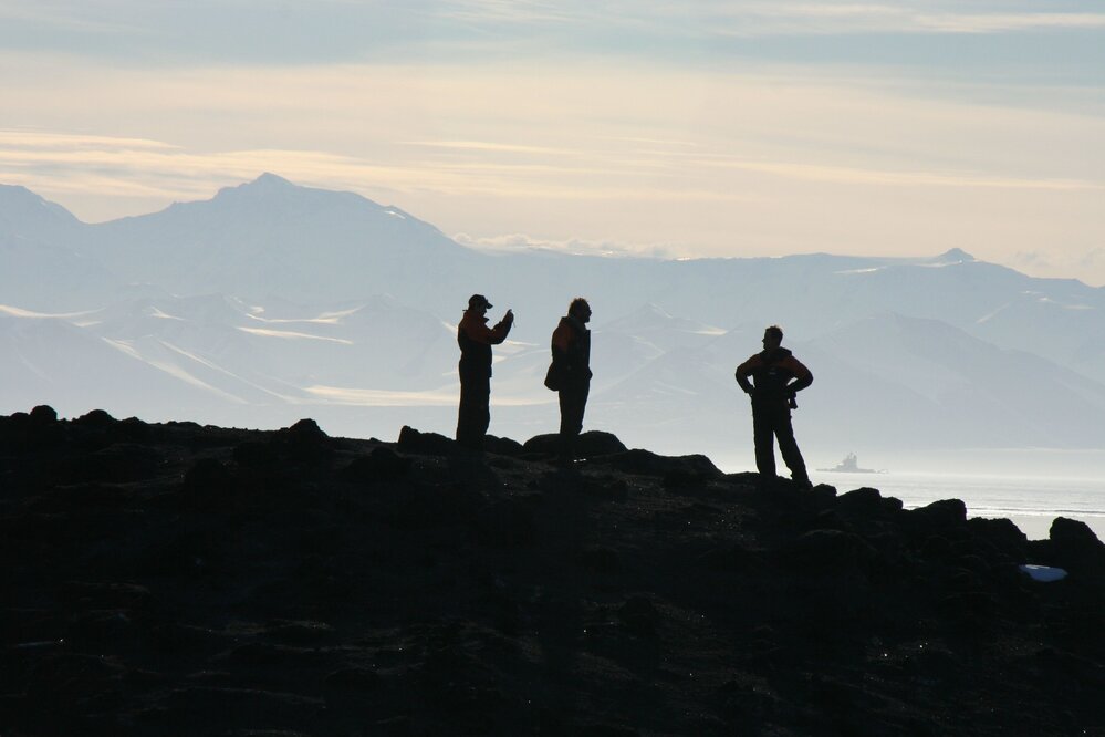 2010-11 K170 team on a walk