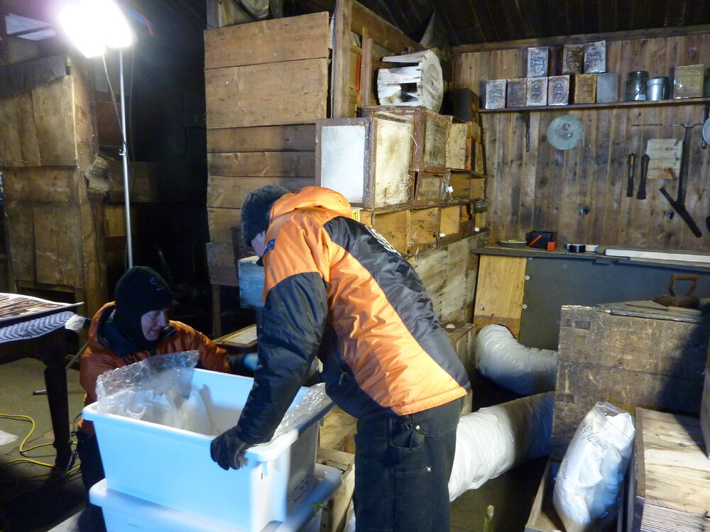 2010-11 Depopulating artefacts inside Scott's 'Terra Nova' hut