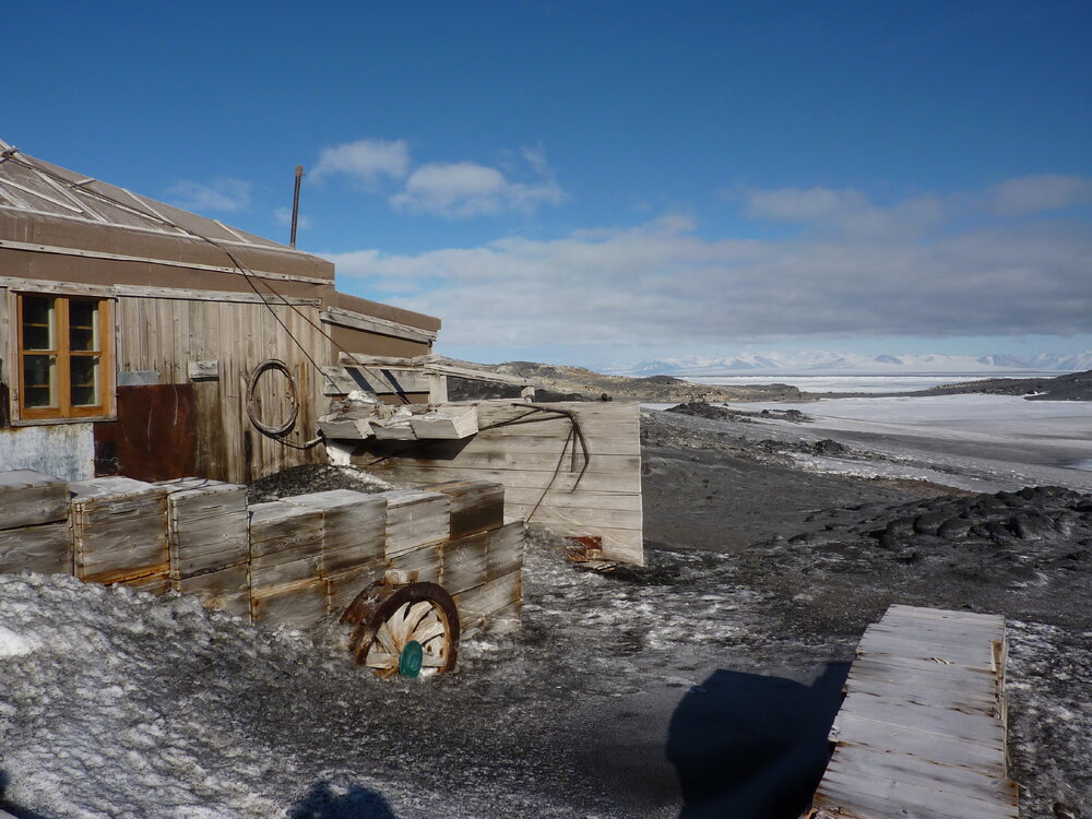 2009-10 Garage area outside Shackleton's 'Nimrod' hut