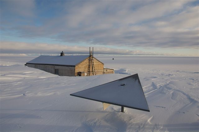 Vortex generator and Scott's 'Terra Nova' hut
