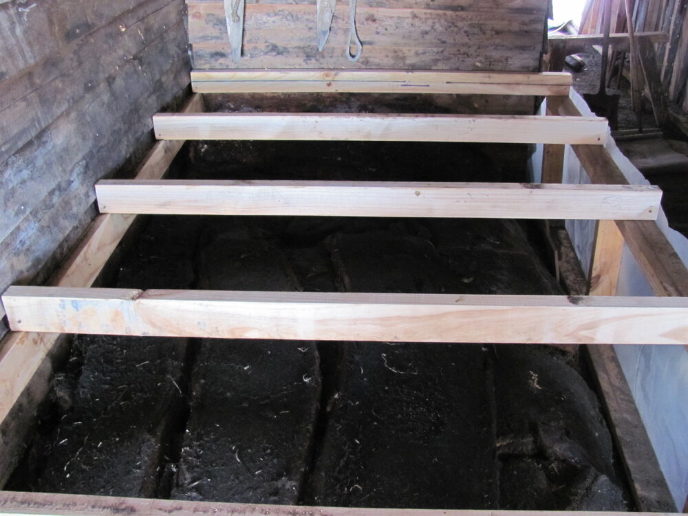 2010-11 Blubber stack platform removed, Cape Evans (001)