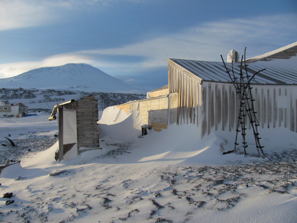 2010 Scott's 'Terra Nova' hut inspection, exterior (018)
