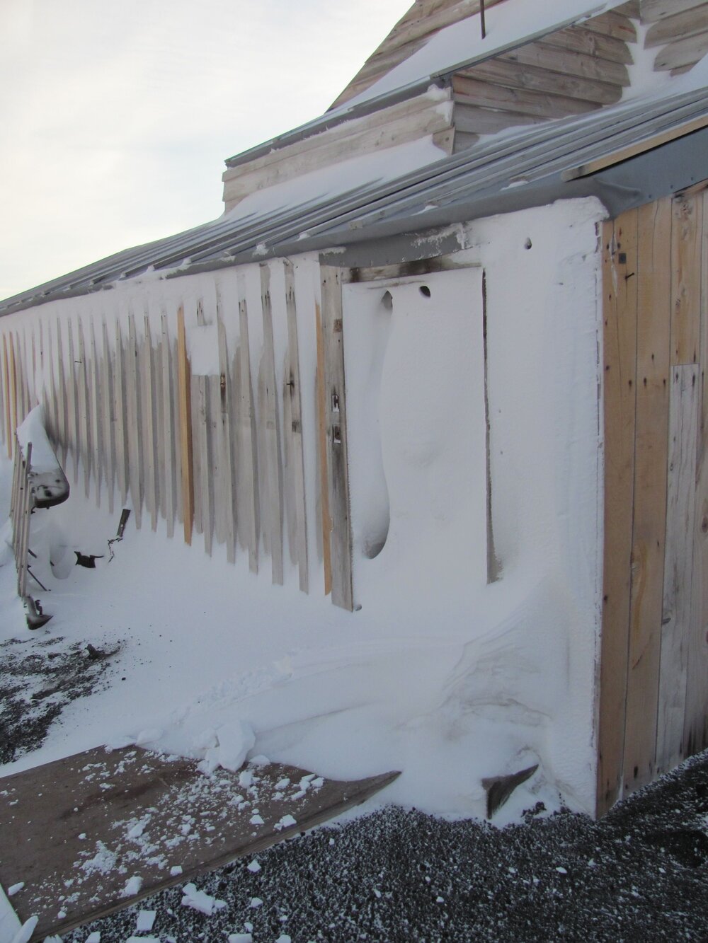 2010 Scott's 'Terra Nova' hut inspection, exterior (023)