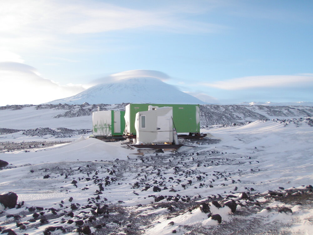 2010-11 Cape Evans field camp buildings (006)