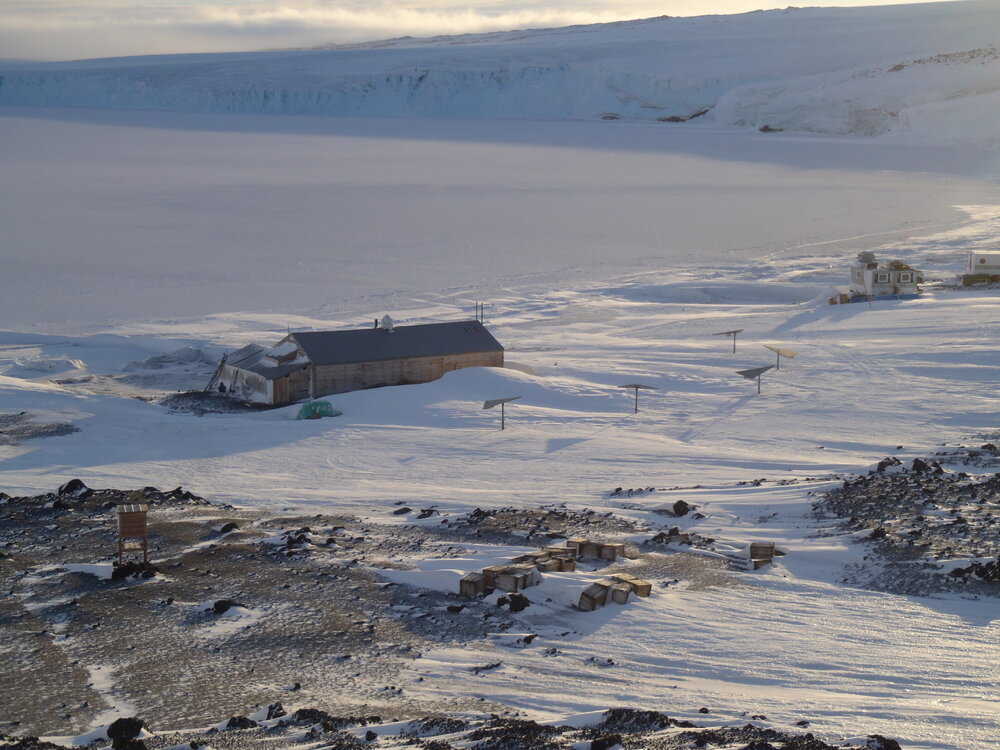 2010 Scott's 'Terra Nova' hut inspection, exterior (032)