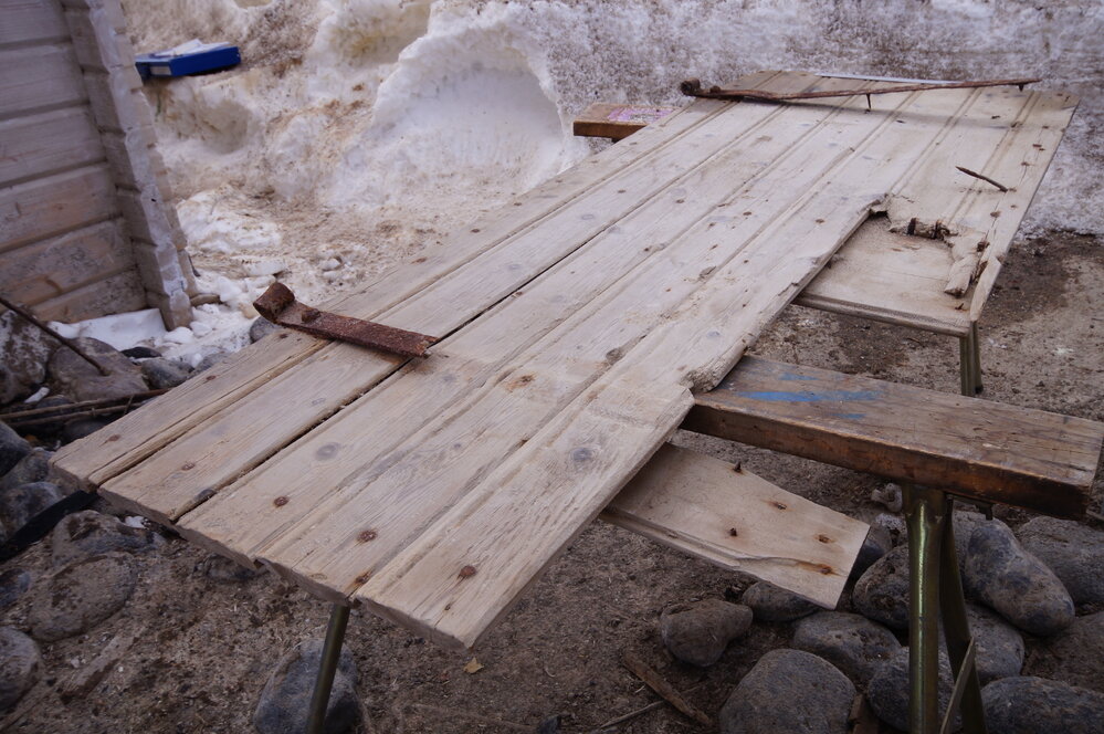 2015-16 Stores hut door, Cape Adare (011)