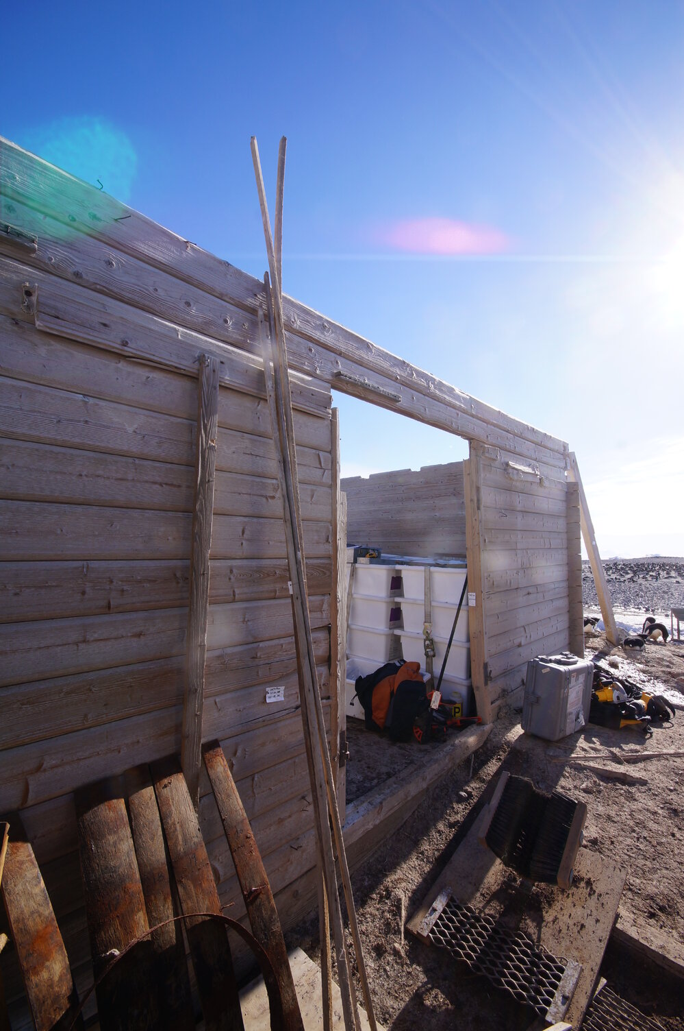 2015-16 Stores hut, door removed (001)