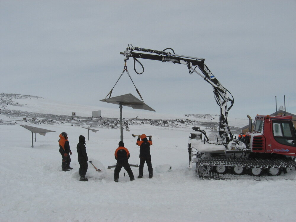 2010-11 Relocating a vortex generator, Cape Evans