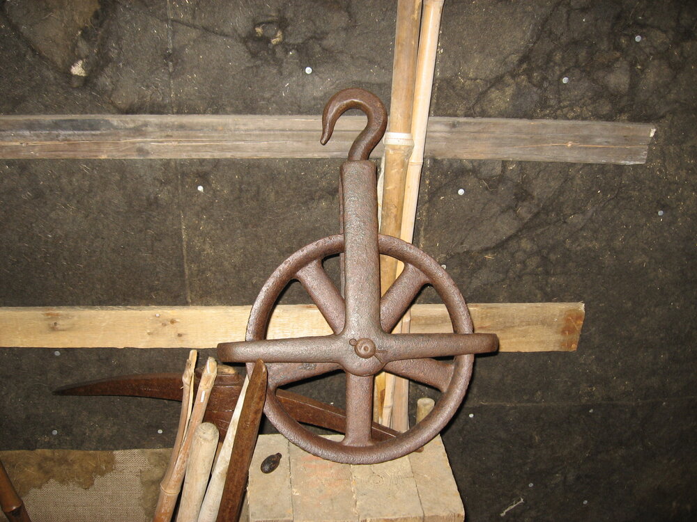 2010-11 Wheel pulley inside Mawson's laboratory, Cape Royds
