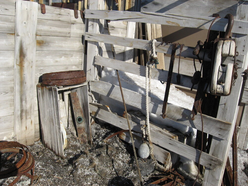 2010-11 Barrel hoops outside Shackleton's 'Nimrod' hut, Cape Royds (002)