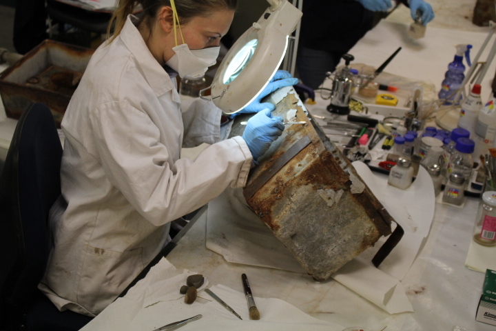 2014 AHT winter conservators at work - Stefanie White treating pony feed box (001)