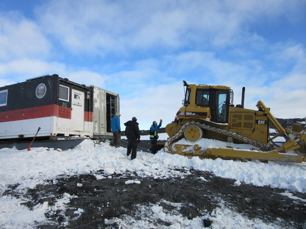 2015-16 Moving conservation labs from Cape Evans