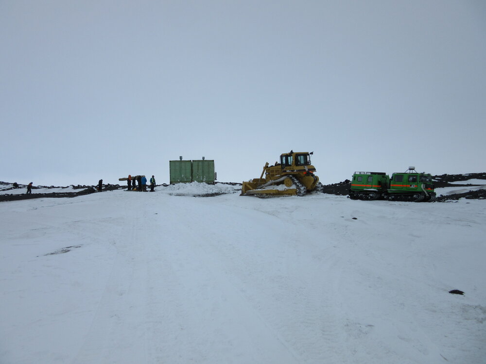 2015-16 Moving camp from Cape Evans (004)