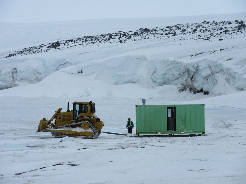 2015-16 Moving camp from Cape Evans (006)