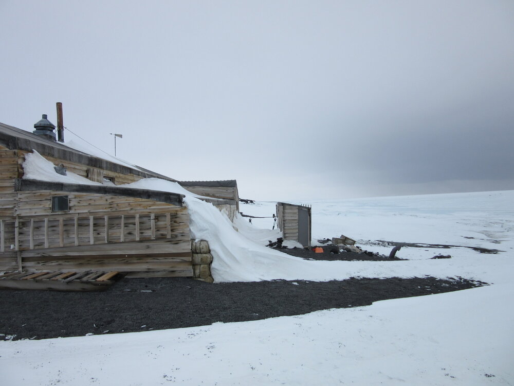 2015-16 Scott's 'Terra Nova' hut inspection, exterior (002)