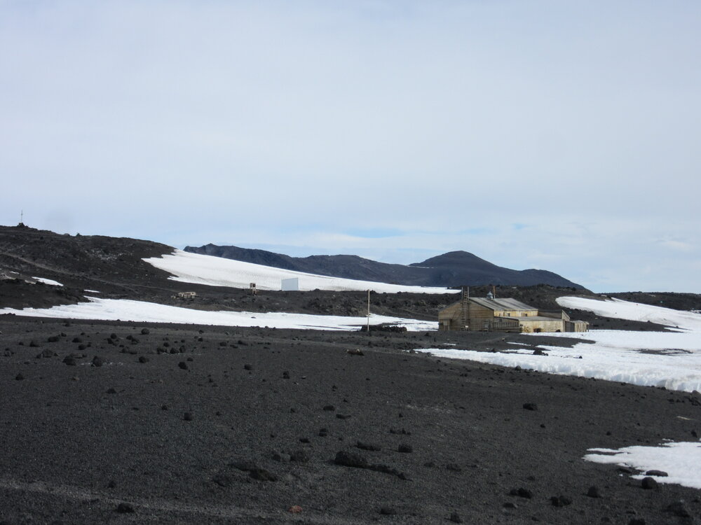 2015-16 Scott's 'Terra Nova' hut, southwest elevation (002)
