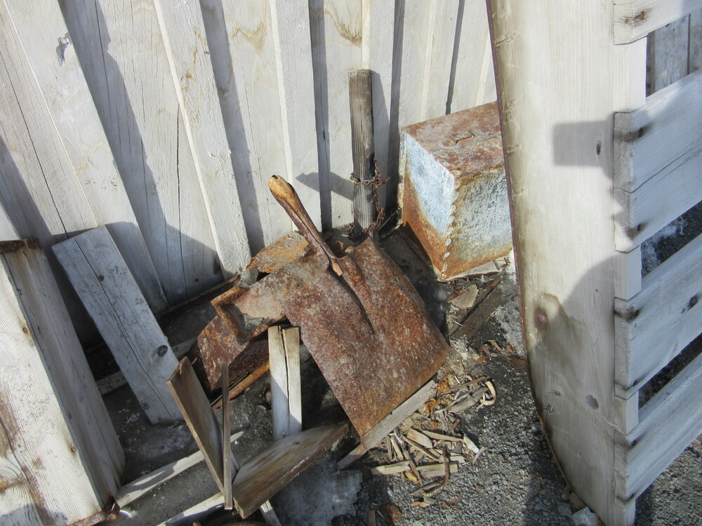 2015-16 Artefacts outside Scott's 'Terra Nova' hut (001)