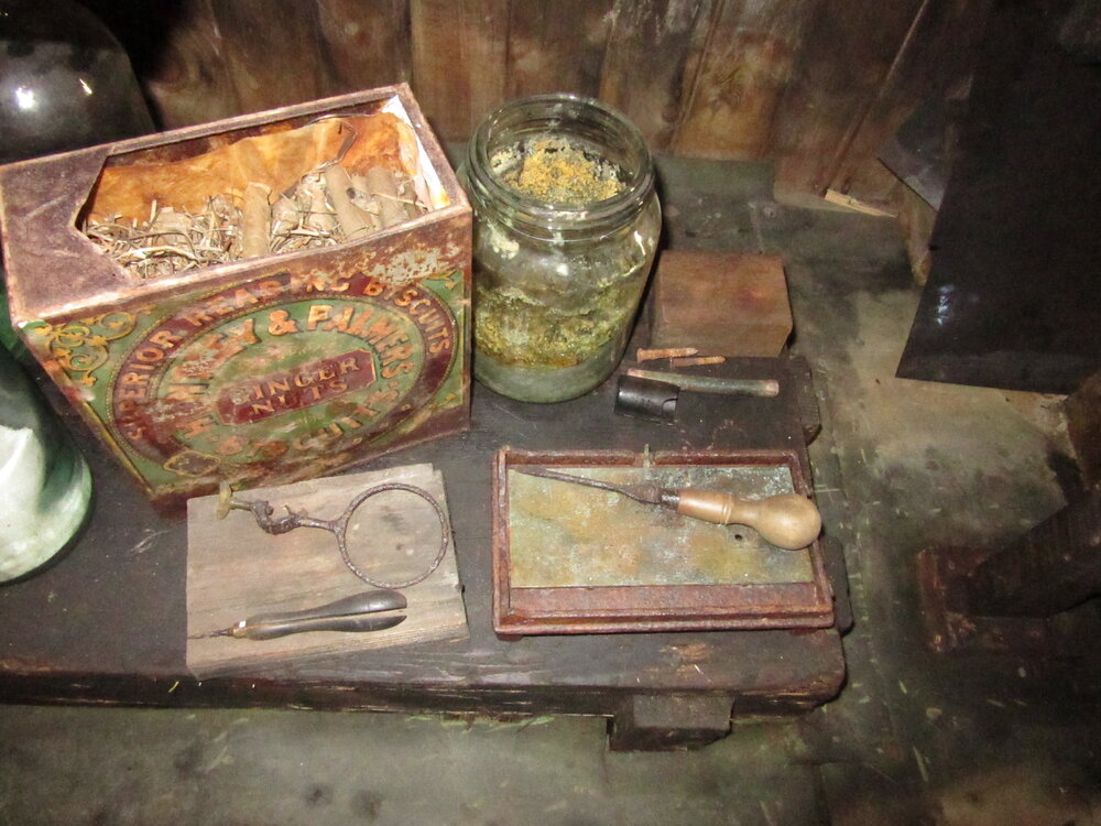 2015-16 Artefacts in Physical laboratory, Scott's 'Terra Nova' hut (001)