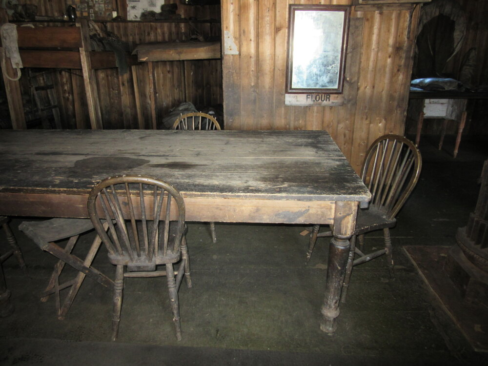 2015-16 Wardroom table and chairs, Scott's 'Terra Nova' hut (001)