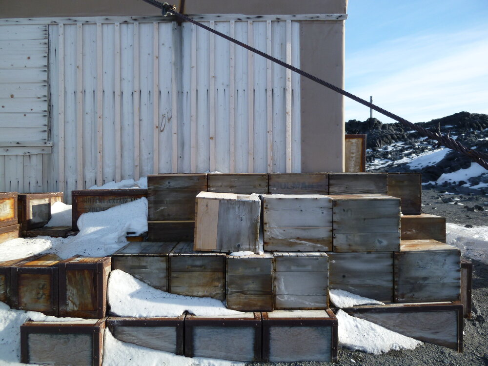 Flying box, Shackleton's 'Nimrod' hut (001)