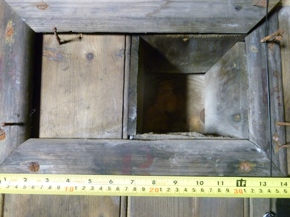 Ventilator in Scott's 'Discovery' hut (001)