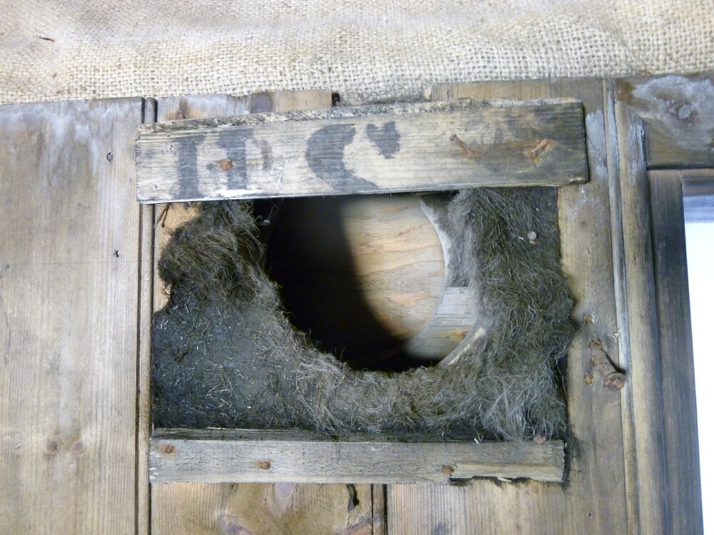 Ventilator in Scott's 'Discovery' hut (003)
